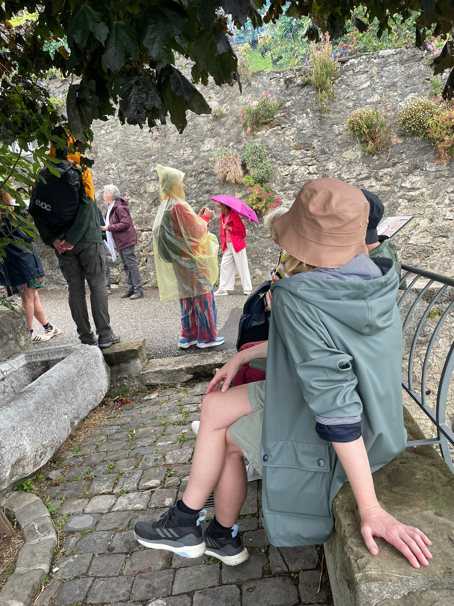 La pluie n'arrête pas le pèlerin !